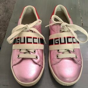 Pink Gucci Leather Ace Gucci Stripe Low Top Sneakers. Size 28